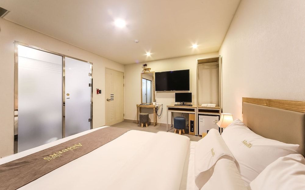 undefined Busan Yeonsandong Ambers 7