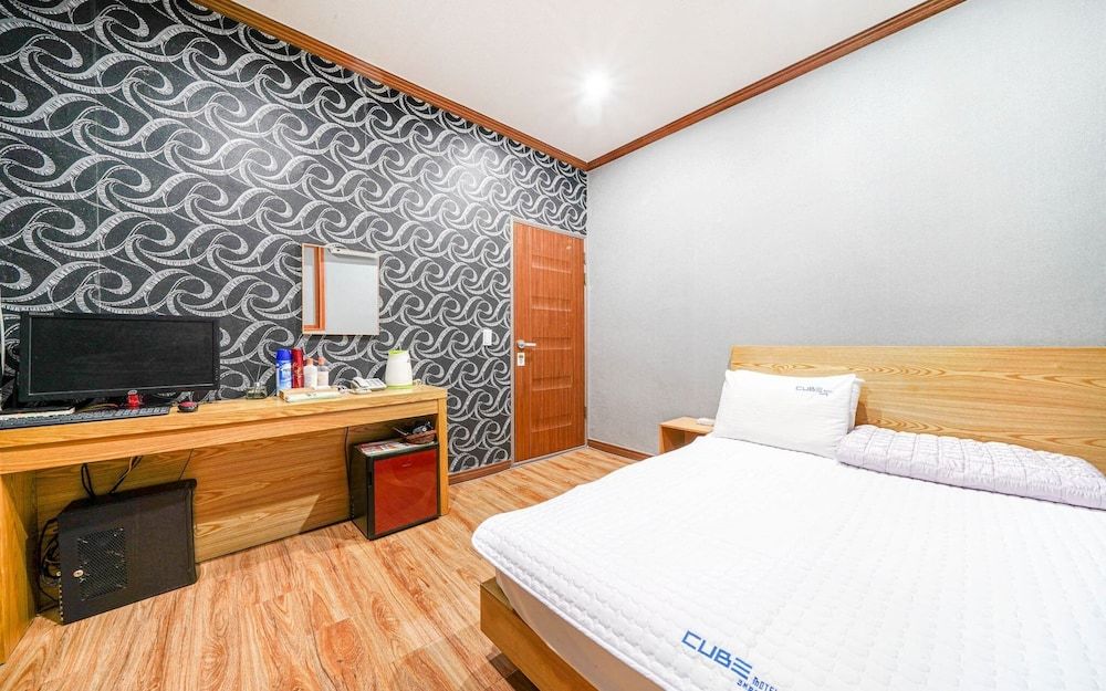 undefined Busan Yeongdo Cube 8