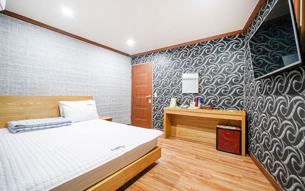 undefined Busan Yeongdo Cube 4