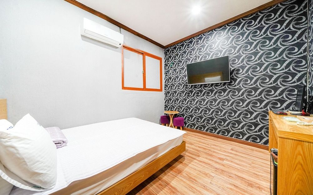 undefined Busan Yeongdo Cube 6