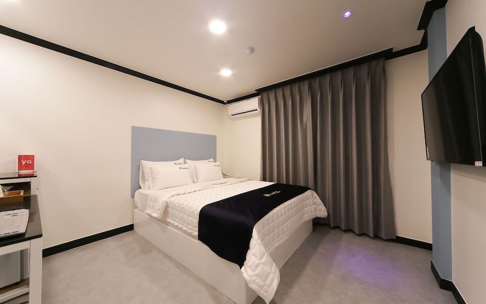 Busan Dongnae Dreams Room (Standard Double (Free Netflix + PC + ) 12