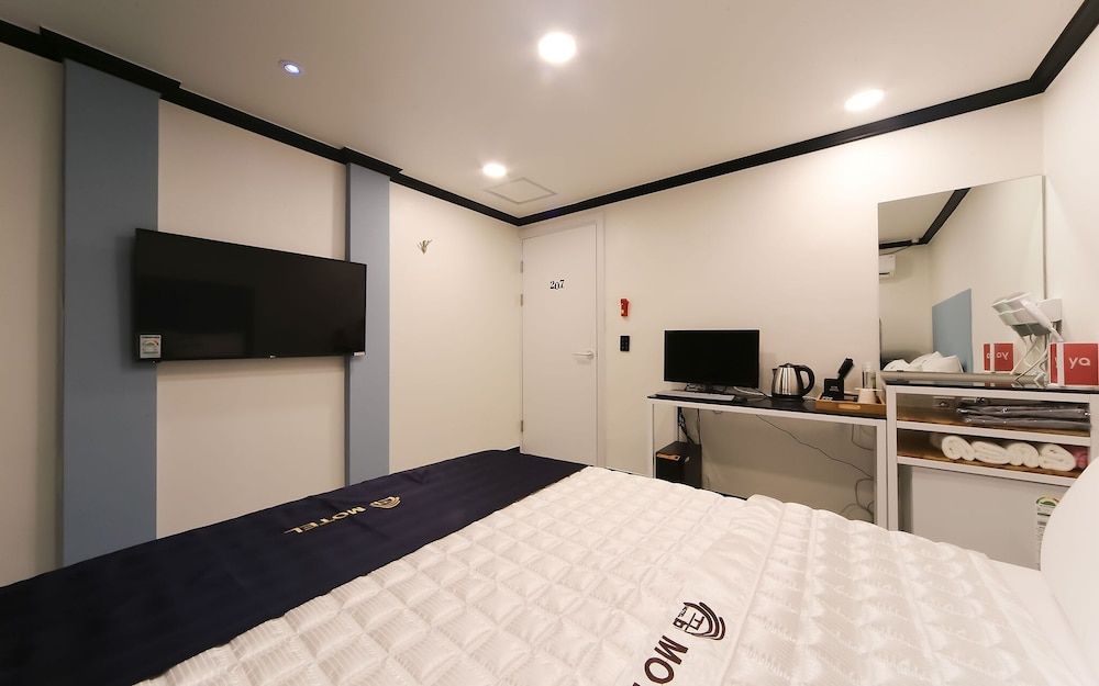 Busan Dongnae Dreams Room (Standard Double (Free Netflix + PC + ) 13