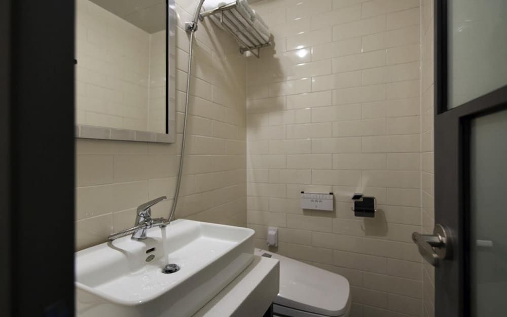 Nampo Gray Hotel Room (Standard Single Breakfast Included fo) 2