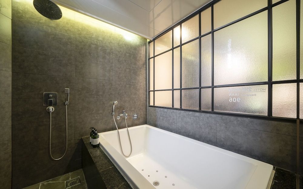 Busan Deokcheon 2heaven Hotel Room (Premium high-spec couple PC room + NE) 5