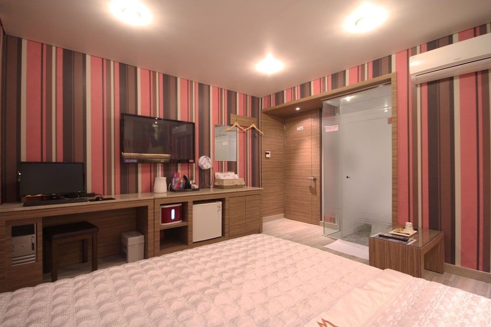 undefined Busan Seomyeon W 4