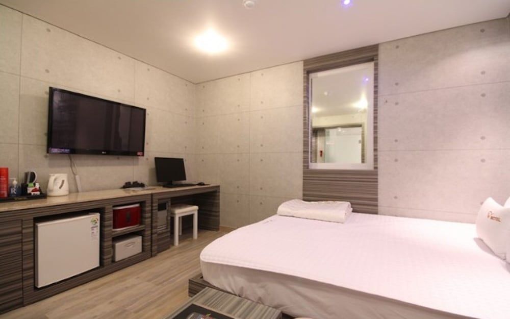 Busan Seomyeon W Room (Standard (walk-in deal)) 2