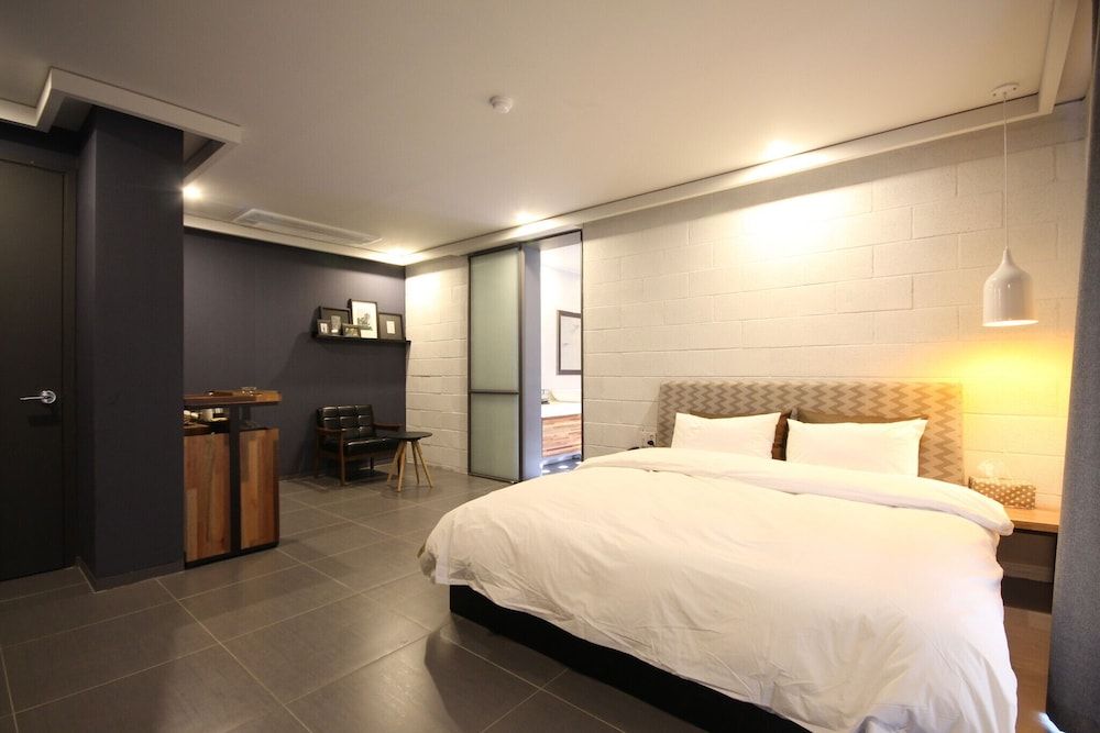 Busan Yeonsan Togok Brown Dot Room (VIP (All rooms can watch Netflix) (to) 7