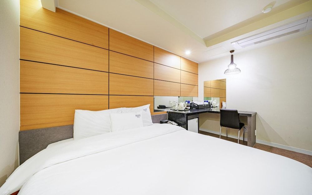 Busan Gwangalli Nuri Hotel Room (Deluxe (high-end amenities provided f) 9