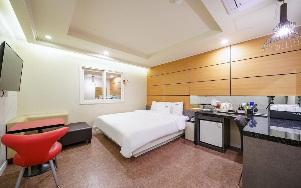 Busan Gwangalli Nuri Hotel Room (Deluxe (high-end amenities provided f) 7