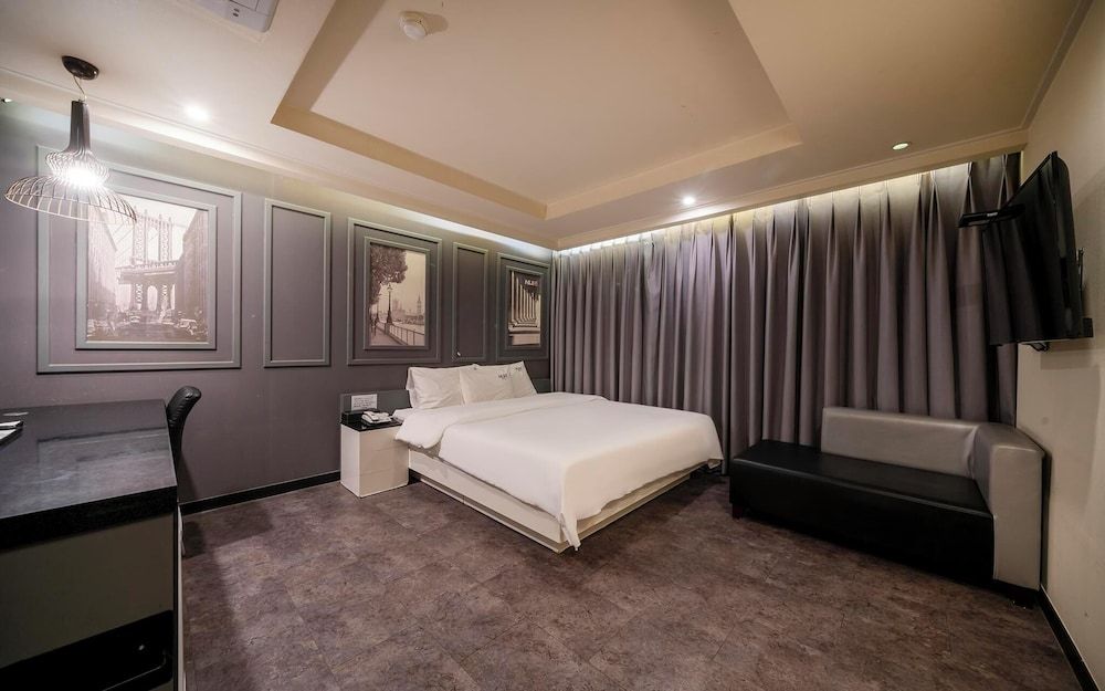 Busan Gwangalli Nuri Hotel Room (Deluxe (high-end amenities provided f)