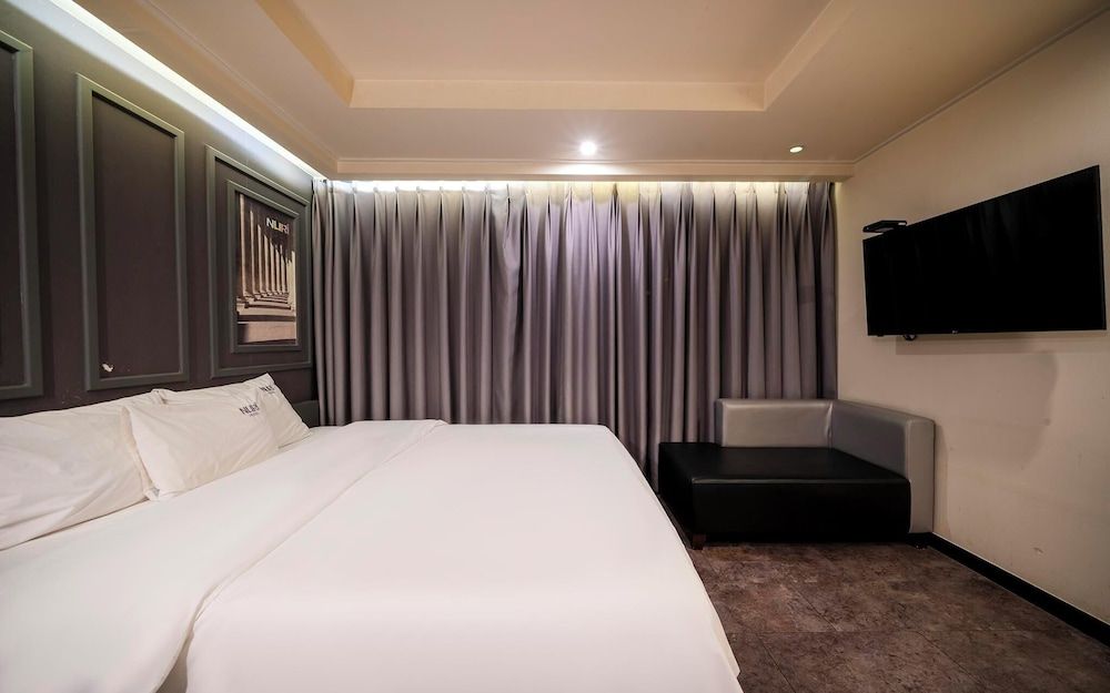 Busan Gwangalli Nuri Hotel Room (Deluxe (high-end amenities provided f) 14