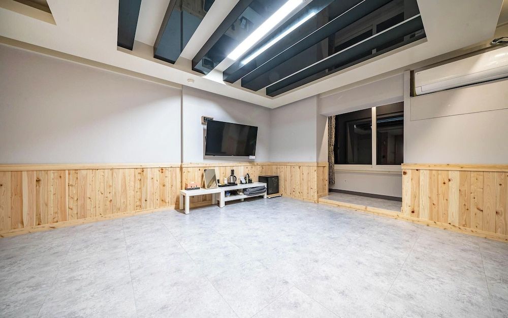 undefined Busan Songjeong GO 4