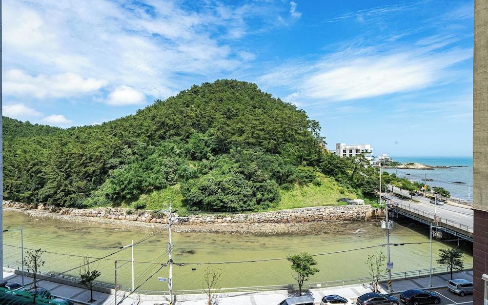 Busan Songjeong GO Room (Special Room - River View & Ocean Vie) 9