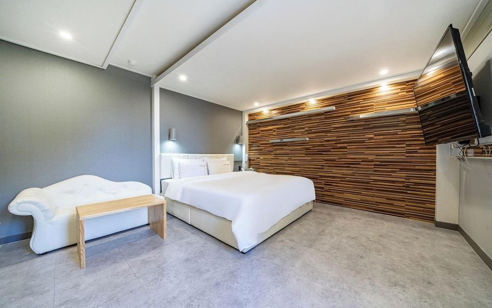 Busan Songjeong GO Room (Special Room - River View & Ocean Vie)