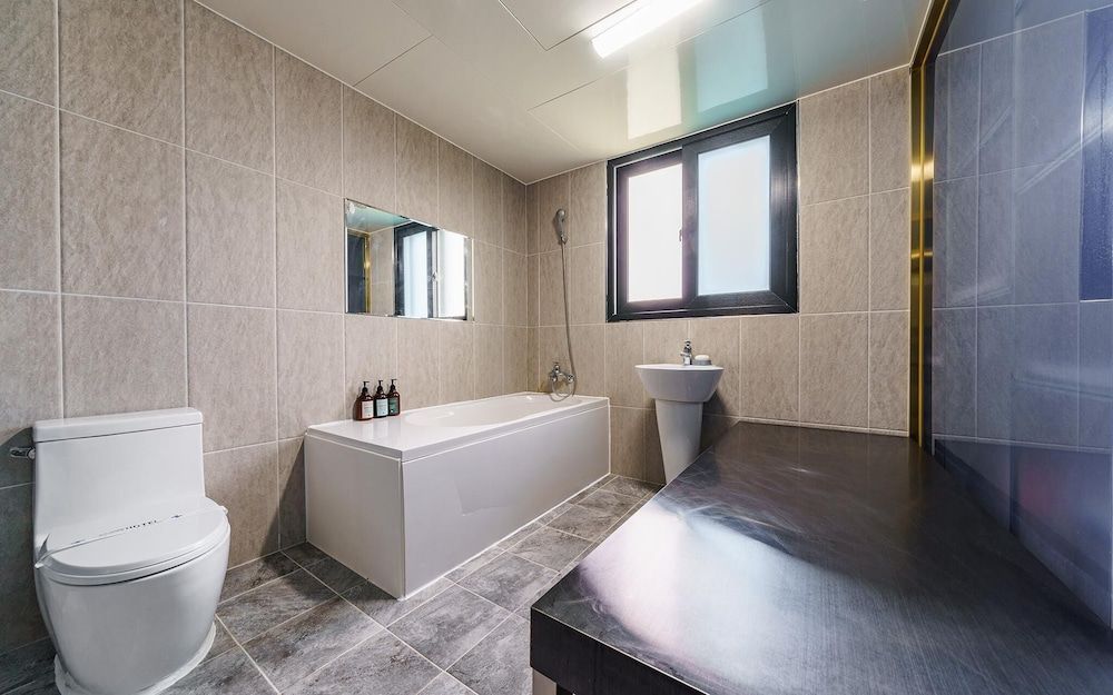 undefined Busan Seomyeon Danube Hotel 9