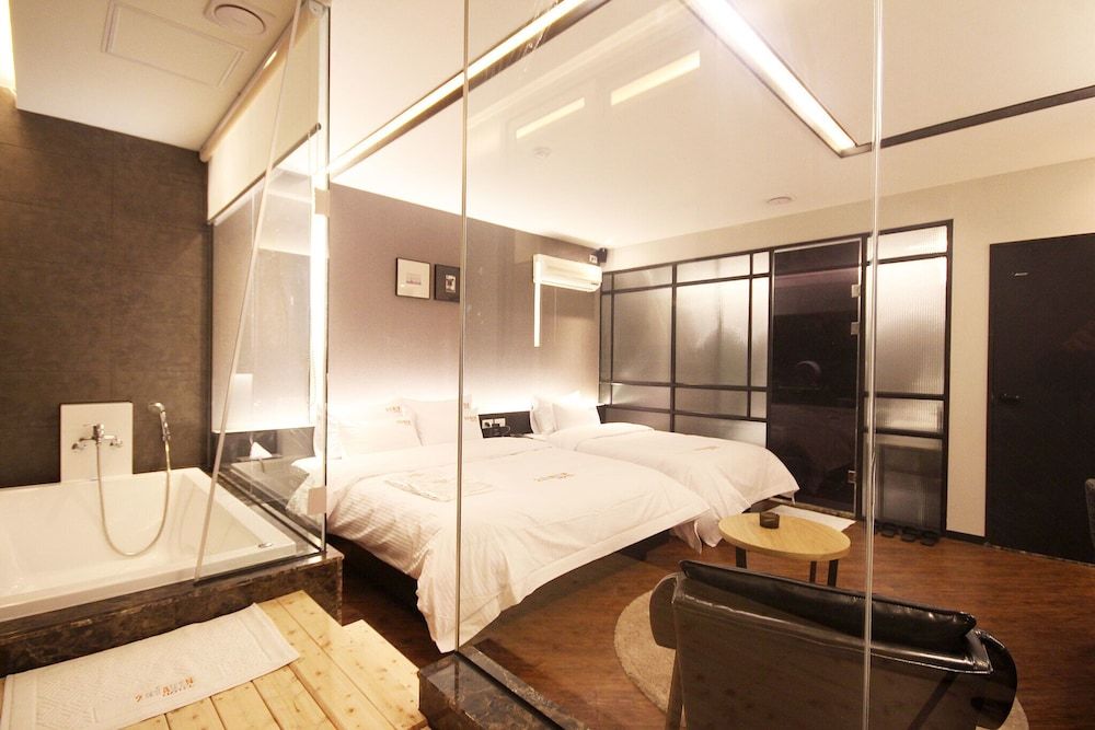 Busan Yeonsan Togok 2 Heaven Room (Sweet-Twin (Netflix available state-o) 5