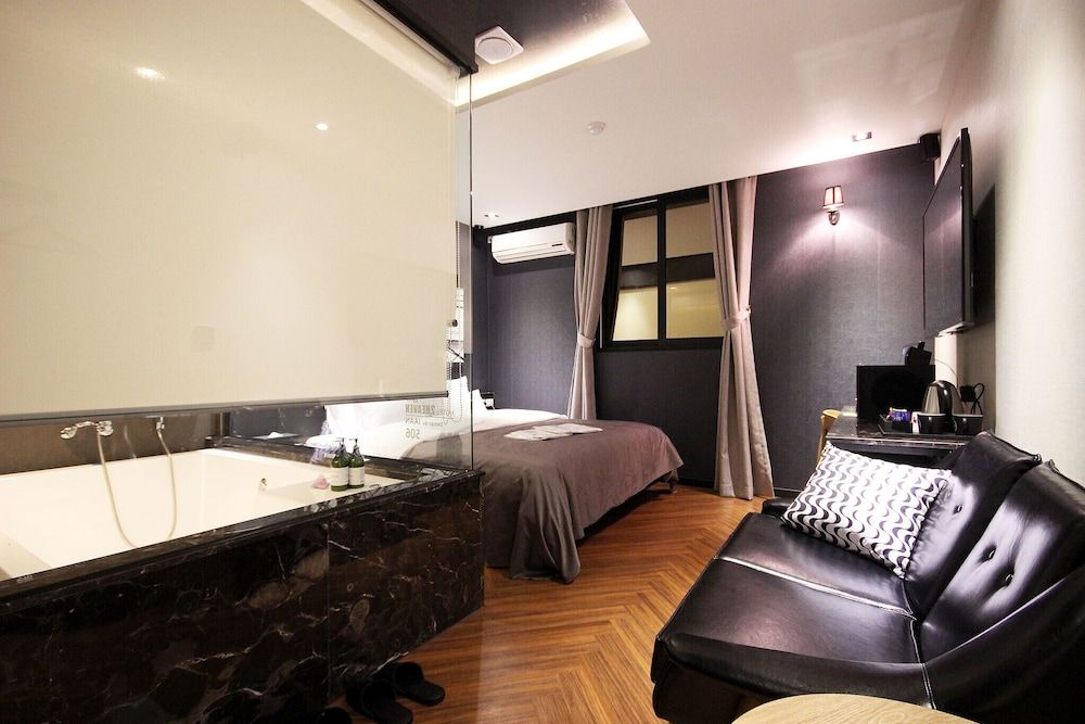 Busan Yeonsan Togok 2 Heaven Room (Deluxe (Netflix Bathtub)) 11