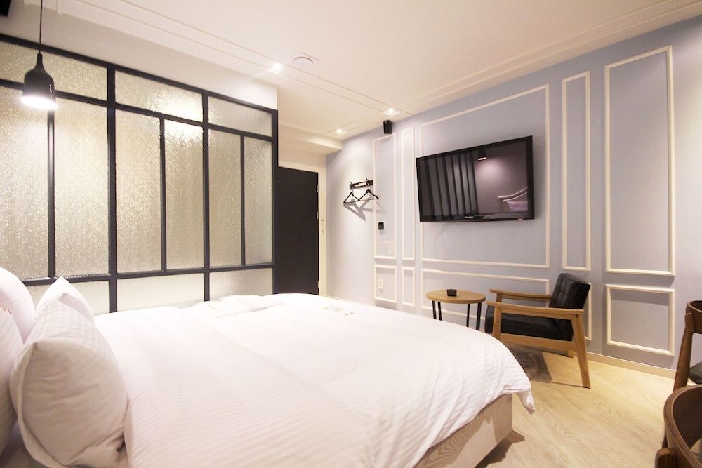 undefined Busan Yeonsan Togok 2 Heaven 5