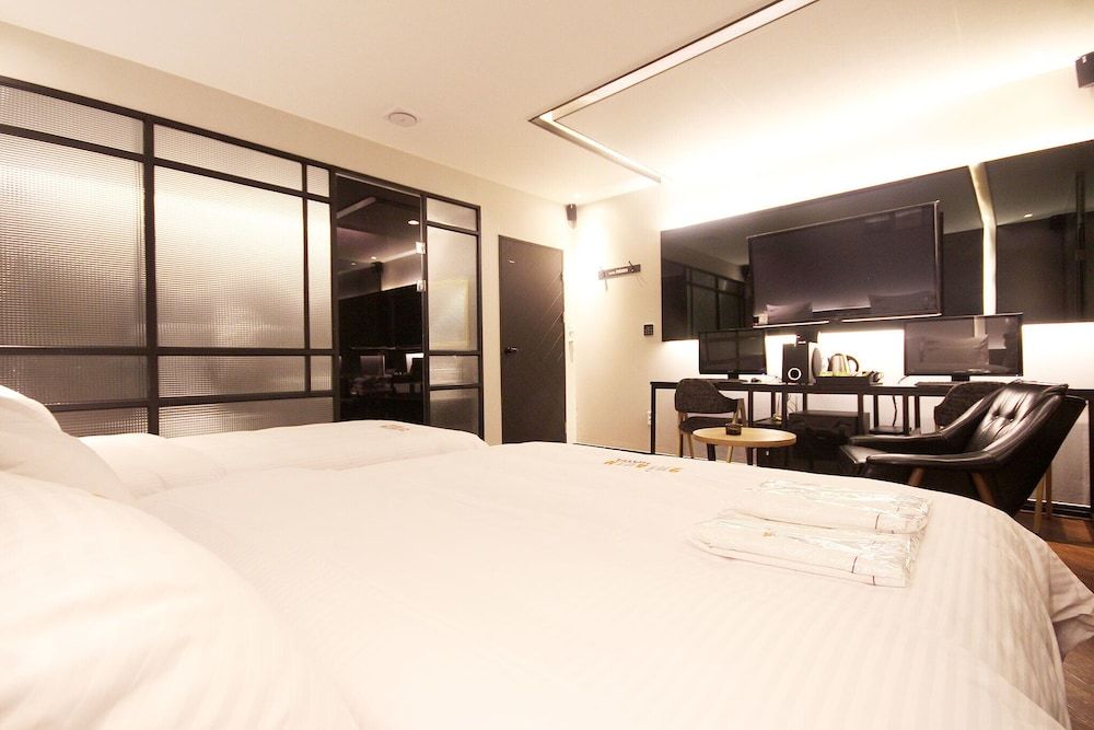 Busan Yeonsan Togok 2 Heaven Room (Sweet-Twin (Netflix available state-o) 3