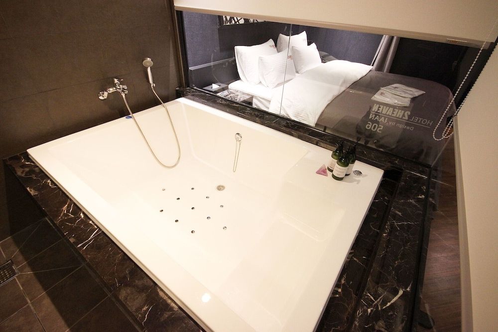 Busan Yeonsan Togok 2 Heaven Room (Deluxe (Netflix Bathtub)) 15