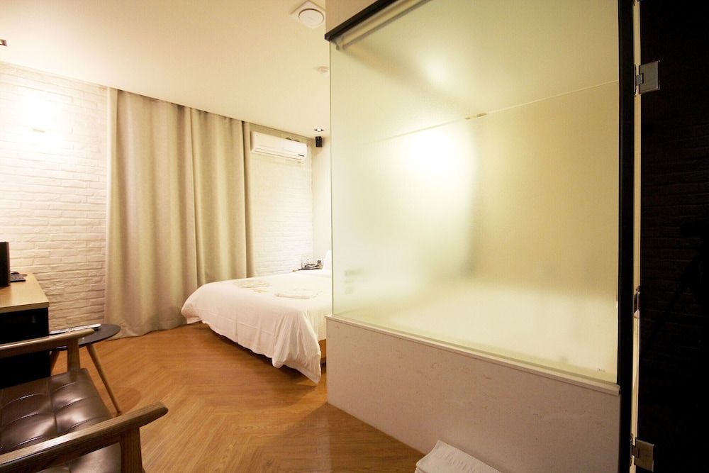 Busan Yeonsan Togok 2 Heaven Room (Deluxe (Netflix Bathtub)) 2