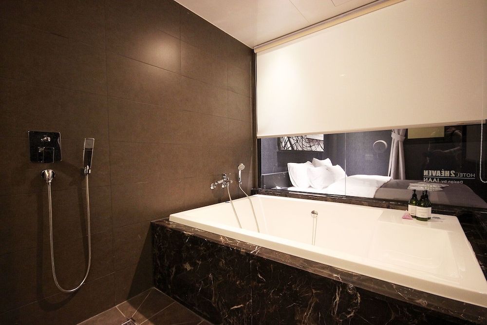 Busan Yeonsan Togok 2 Heaven Room (Deluxe (Netflix Bathtub)) 16