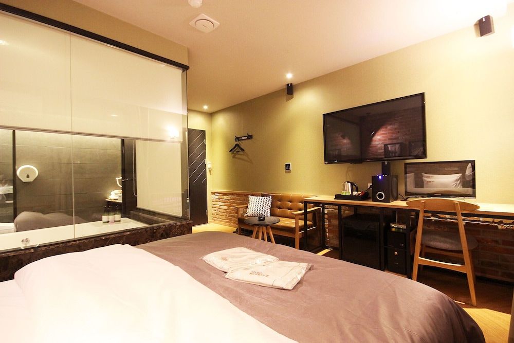 Busan Yeonsan Togok 2 Heaven Room (Deluxe (Netflix Bathtub)) 8