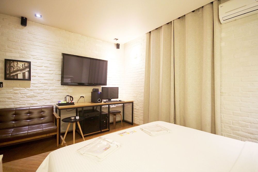 Busan Yeonsan Togok 2 Heaven Room (Deluxe (Netflix Bathtub)) 3