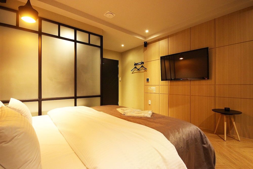 undefined Busan Yeonsan Togok 2 Heaven 9