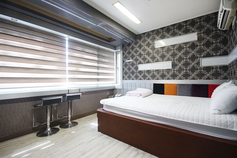 undefined Busan Gwangalli Q 6