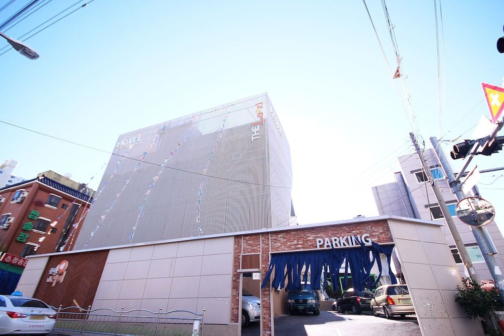 undefined Busan Allakdong Lazzi