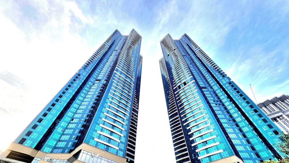 undefined Le collective Busan station 9