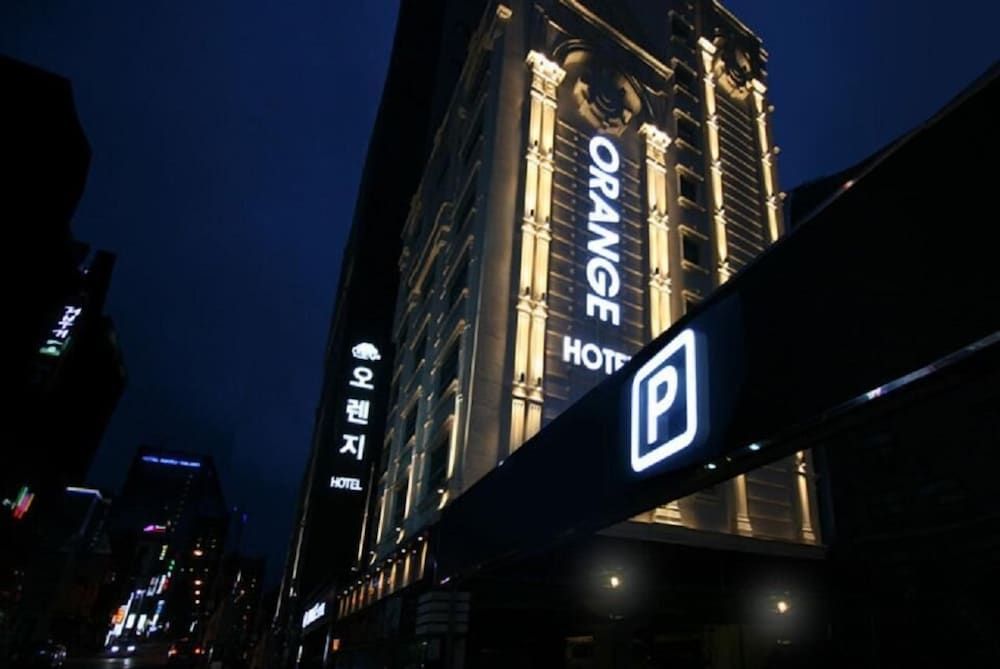 undefined Orange Hotel 7