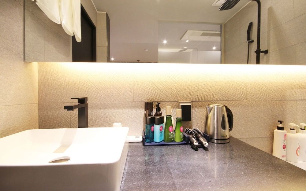 Yaja Busan Sasang Terminal Room (Deluxe (Netflix + Bathtub + Air Purif) 5