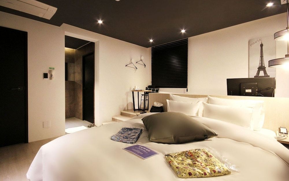 Yaja Busan Sasang Terminal Room (Standard (Netflix + latex bed + addit) 12