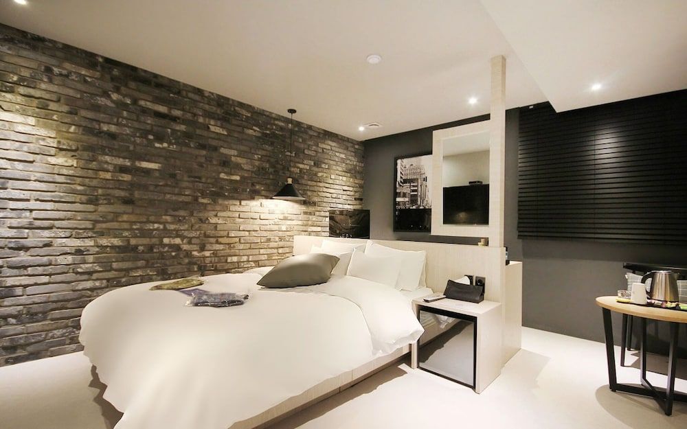 Yaja Busan Sasang Terminal Room (Deluxe (Netflix + Bathtub + Air Purif)