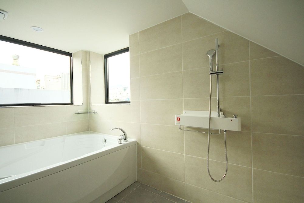 GRAN HOTEL Family Twin Room 4