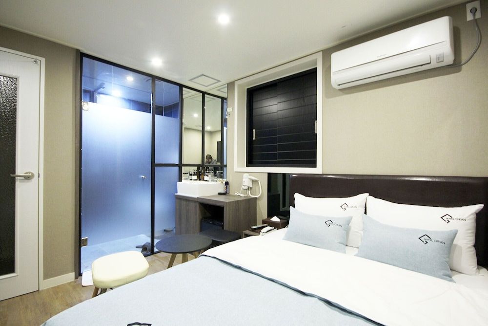 undefined GRAN HOTEL 9