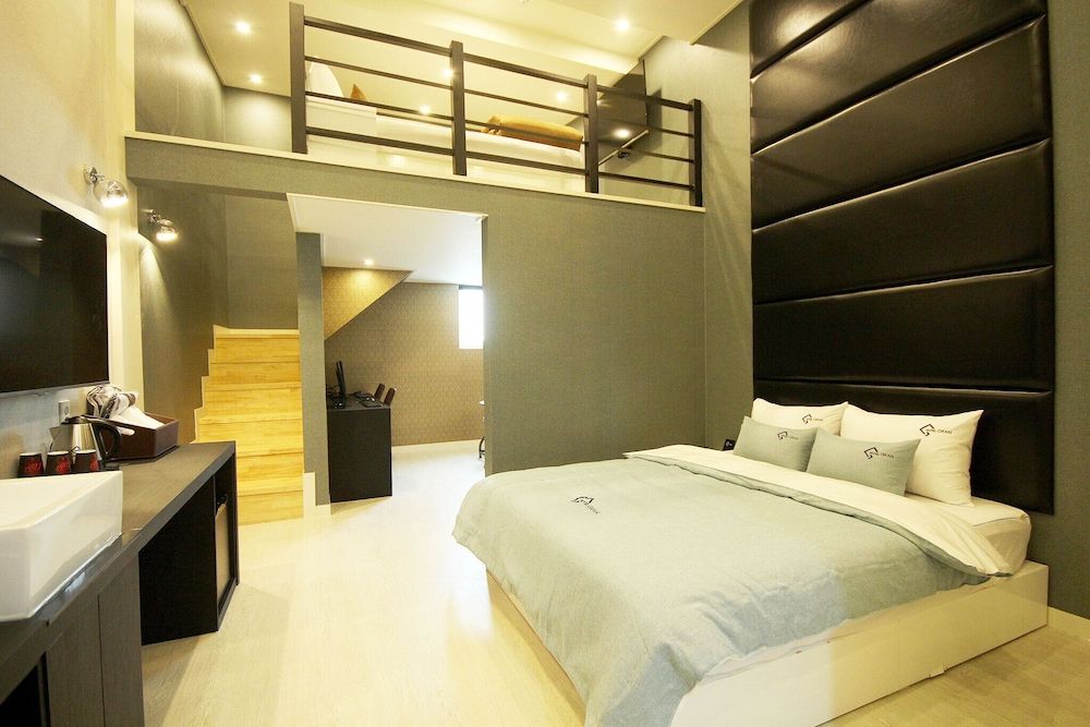 GRAN HOTEL Family Twin Room