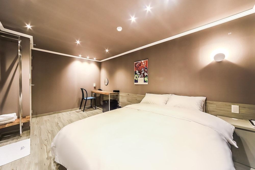 undefined Tinto Hotel 9
