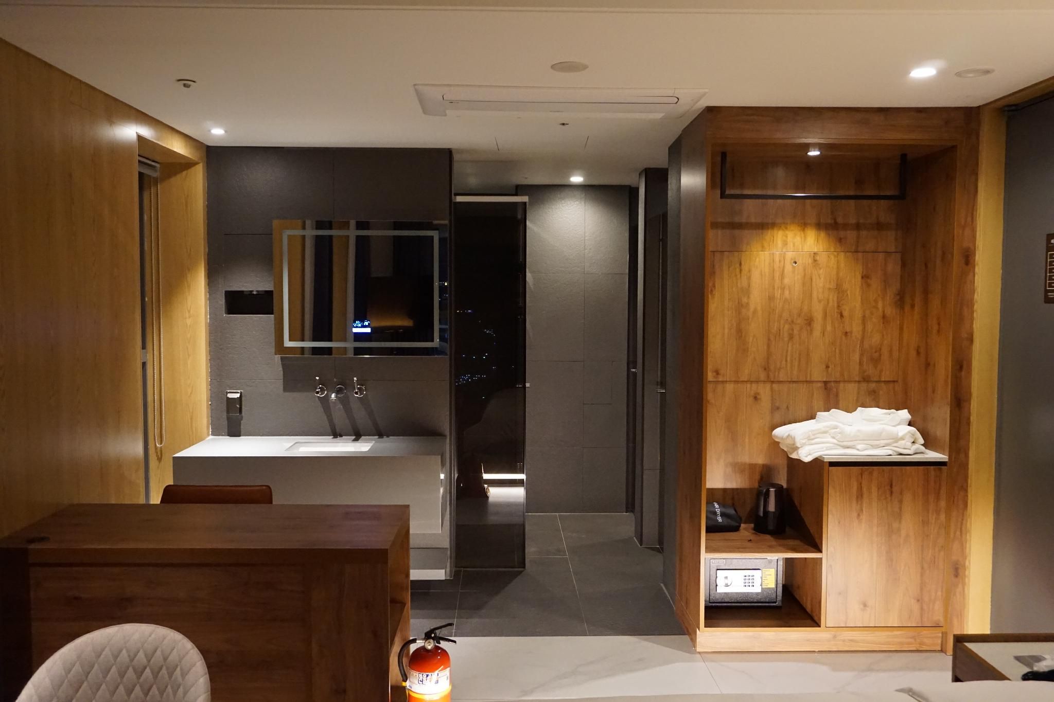 Deluxe Double Room without View