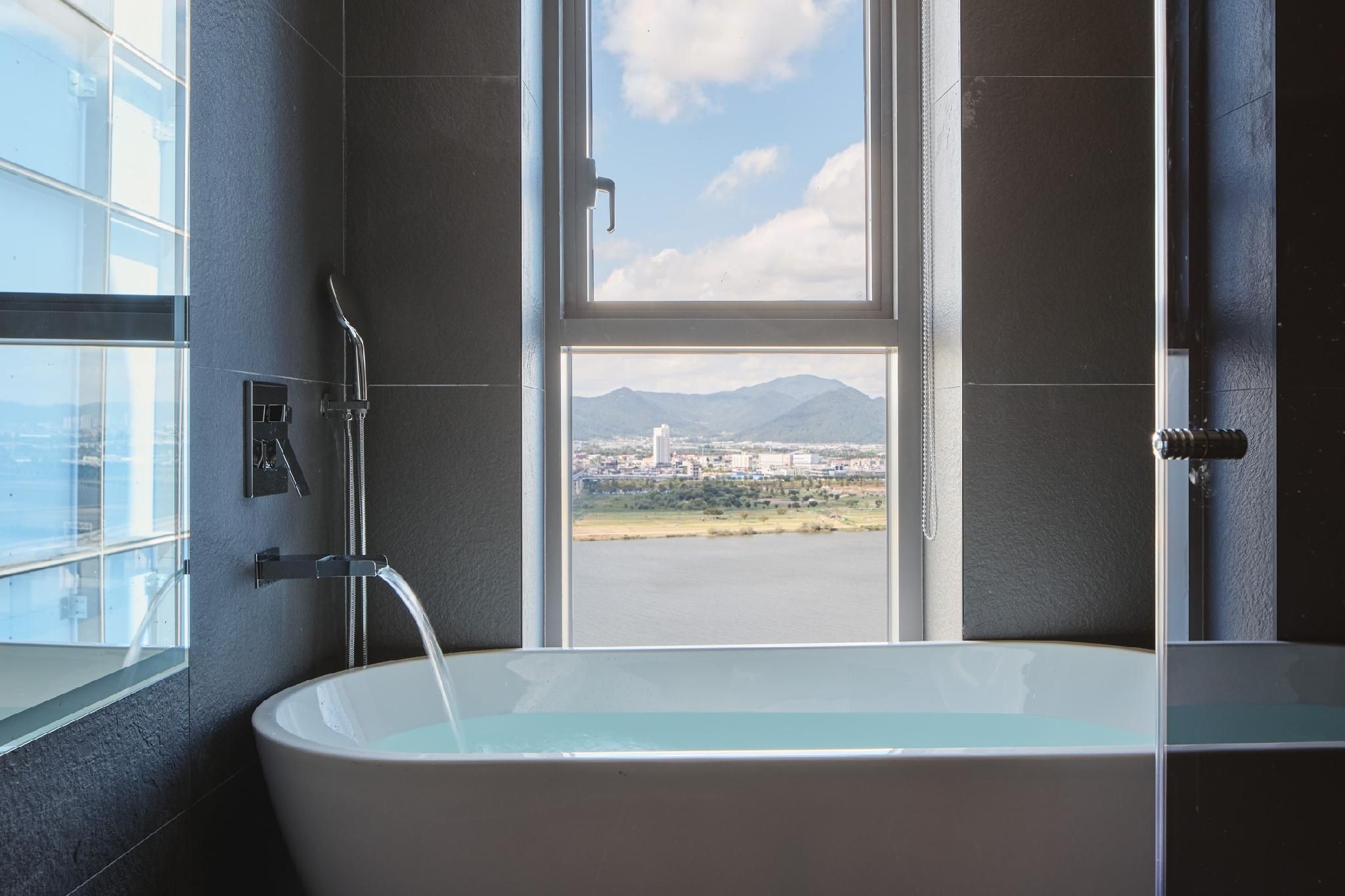 Deluxe Double Room without View