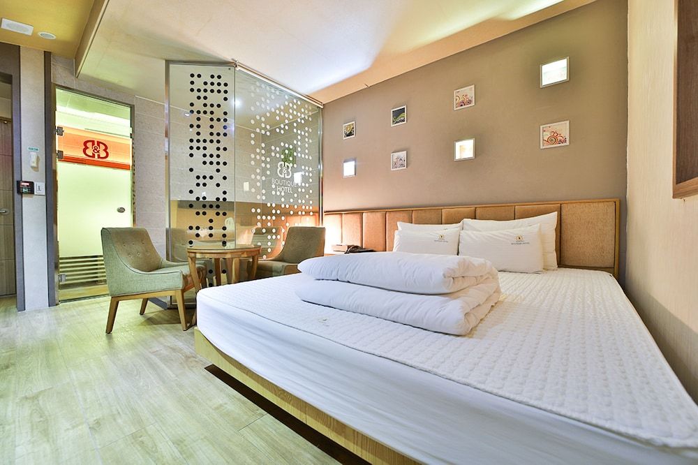 undefined B&B HOTEL 2