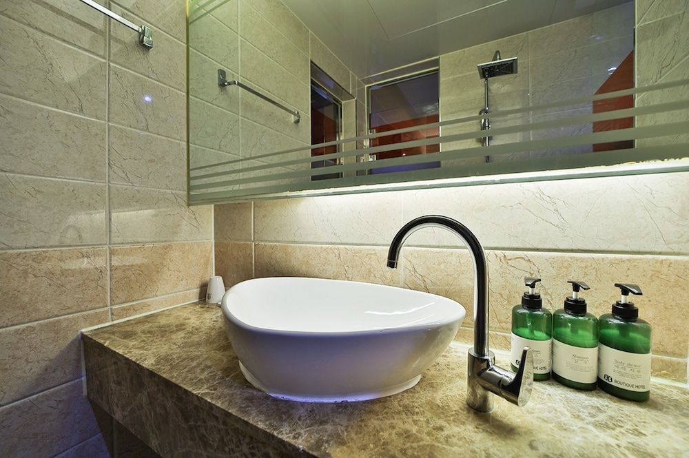 undefined B&B HOTEL 8