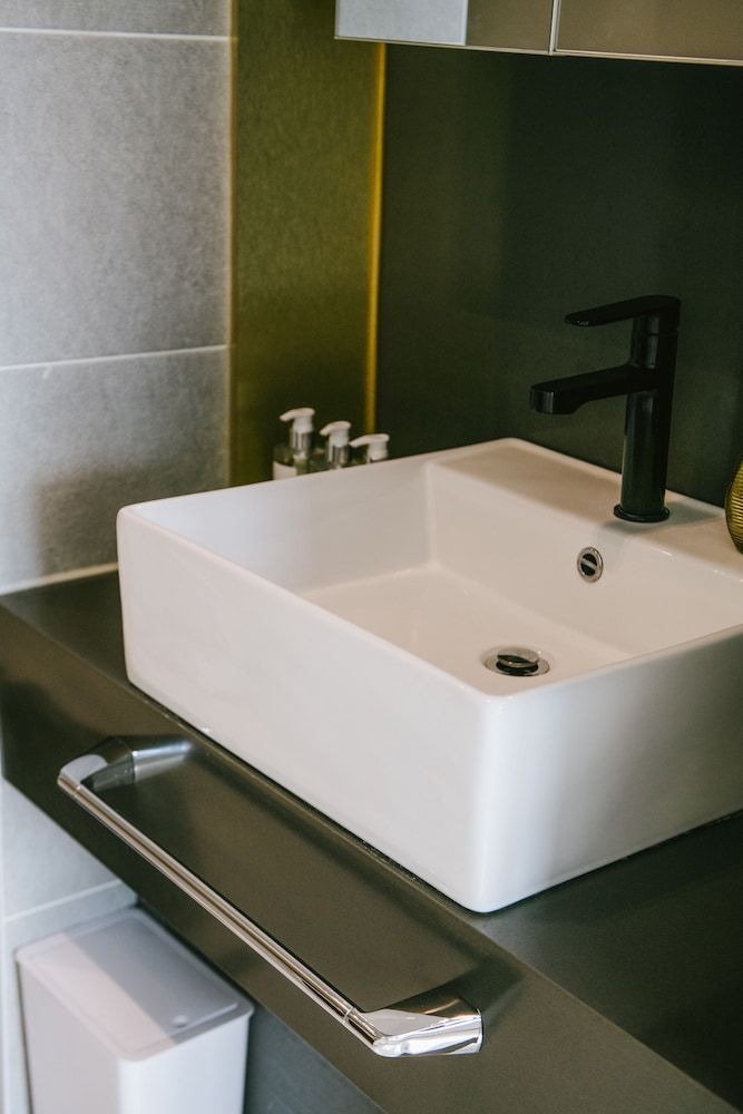 Seomyeonstation Central hotel Standard Single Room, 1 Large Twin Bed, Kitchen, City View 6