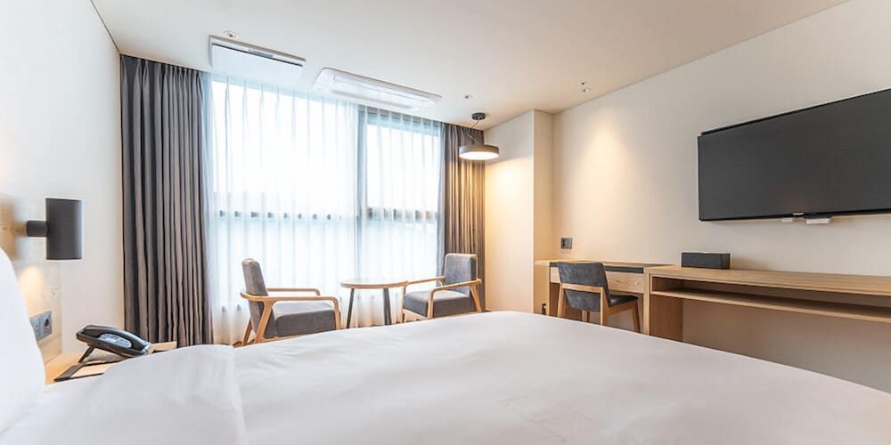 Grand Moment Double Room, 1 Queen Bed 3