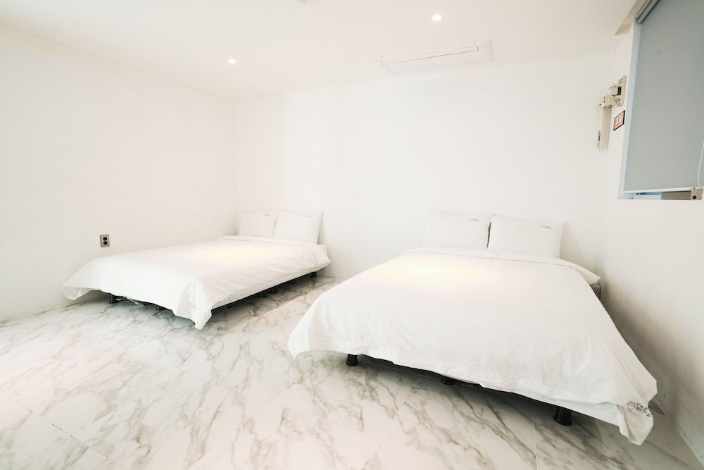 undefined The Wave Pension 8