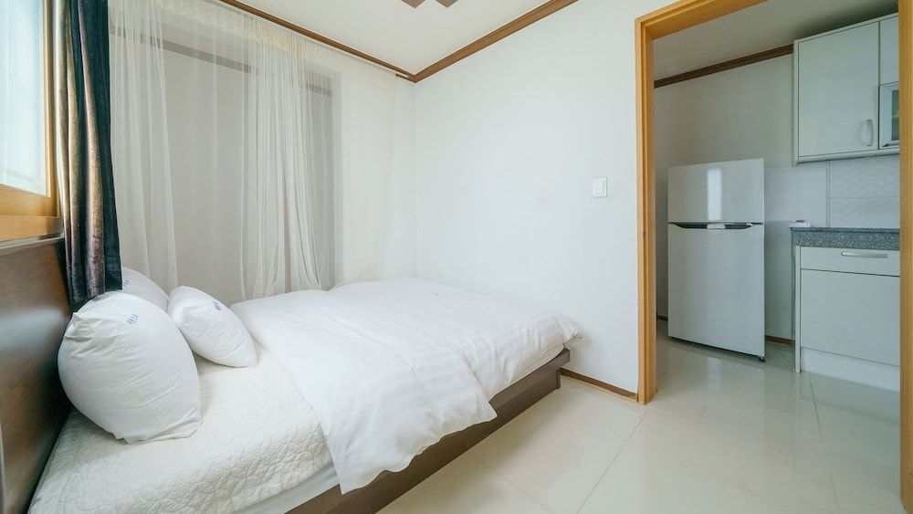 Youngduk Sea & Spa Pension Basic Room, 1 Bedroom (106 Skyblue) 3