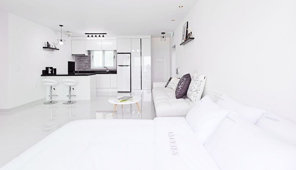 Glories Pension Room (Studio A Spa) 5