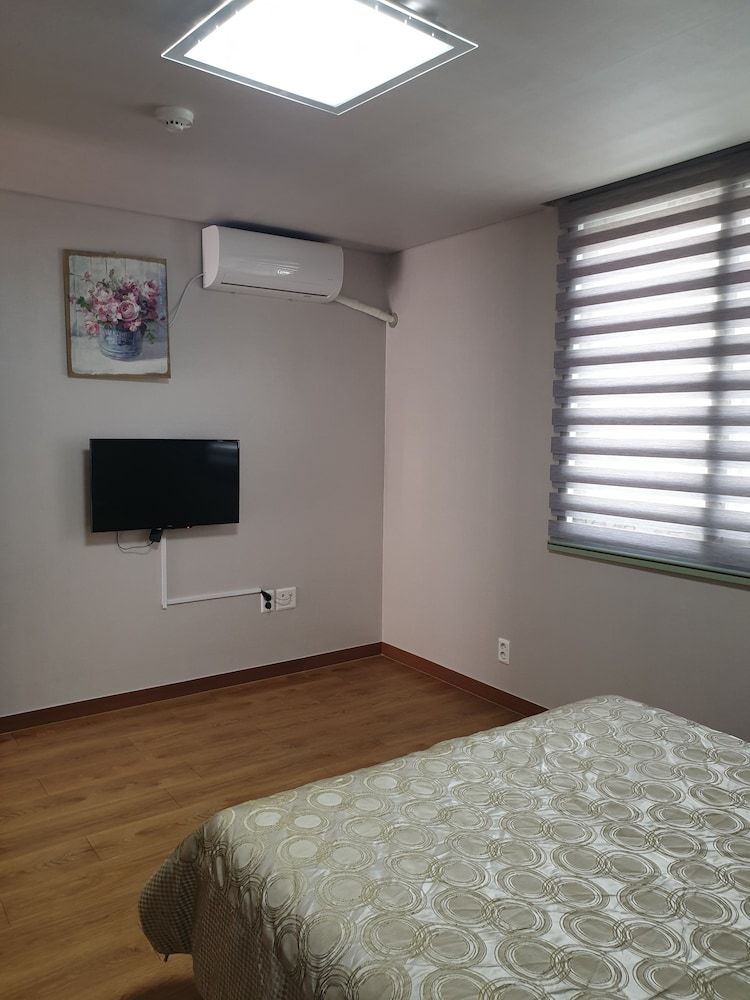 Damyang Meta Pension Suite (KRW10,000 surcharge for extra bedding) 3